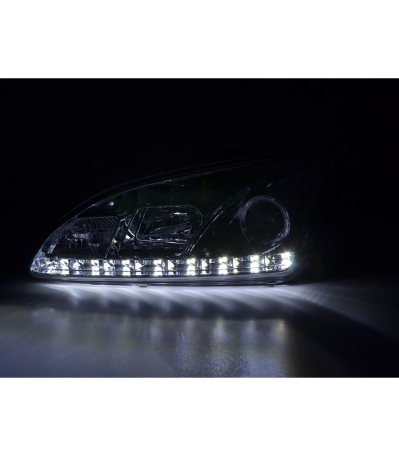 Phares - Phare Daylight à LED DRL look Ford Focus 4/5 portes.